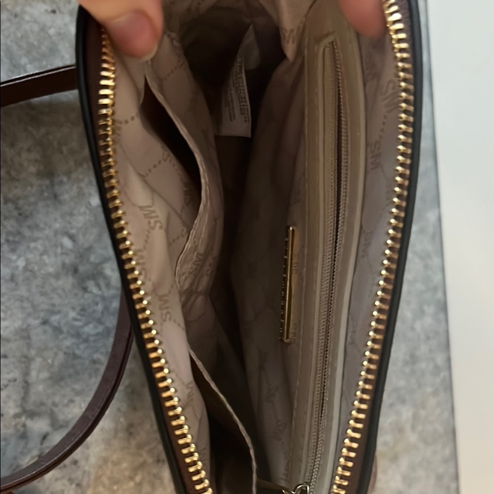 Steve Madden Burgundy Crossbody Bag with Gold Chain - Picture 4 of 5